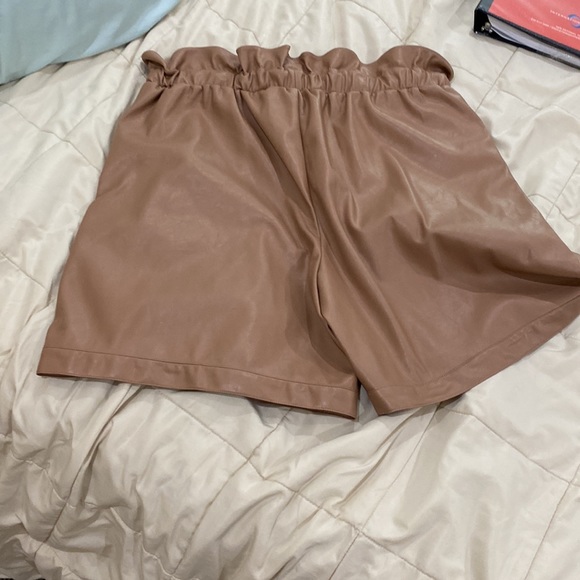 Vegan leather paper bag long shorts. - Picture 3 of 3